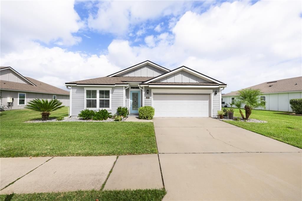 For Sale: $344,900 (4 beds, 2 baths, 1874 Square Feet)