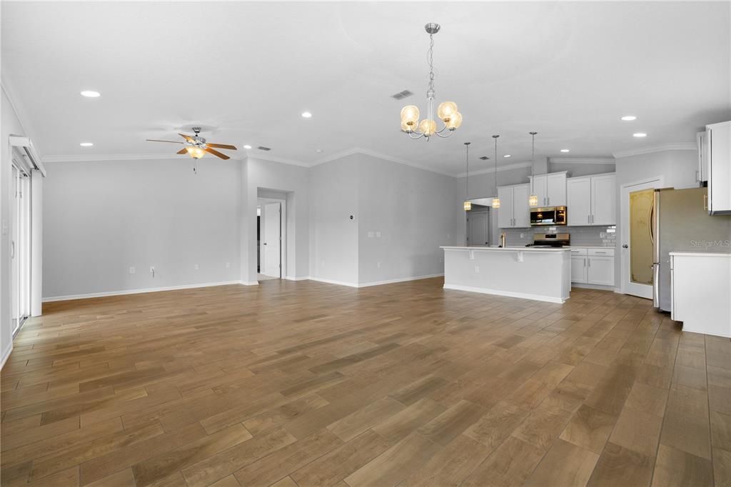 For Sale: $344,900 (4 beds, 2 baths, 1874 Square Feet)