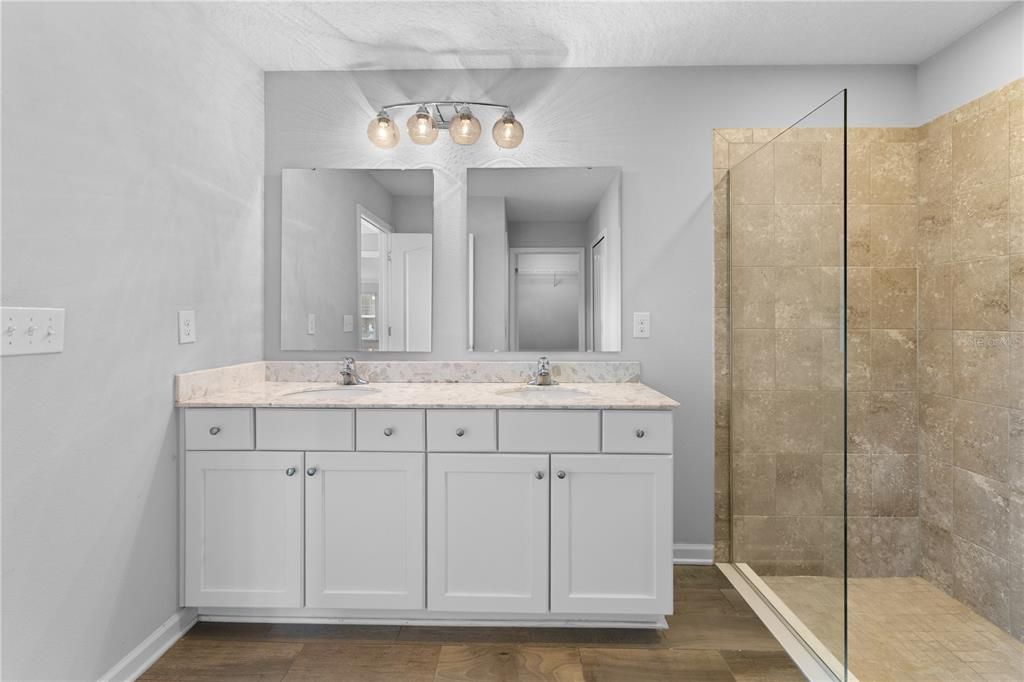 For Sale: $344,900 (4 beds, 2 baths, 1874 Square Feet)