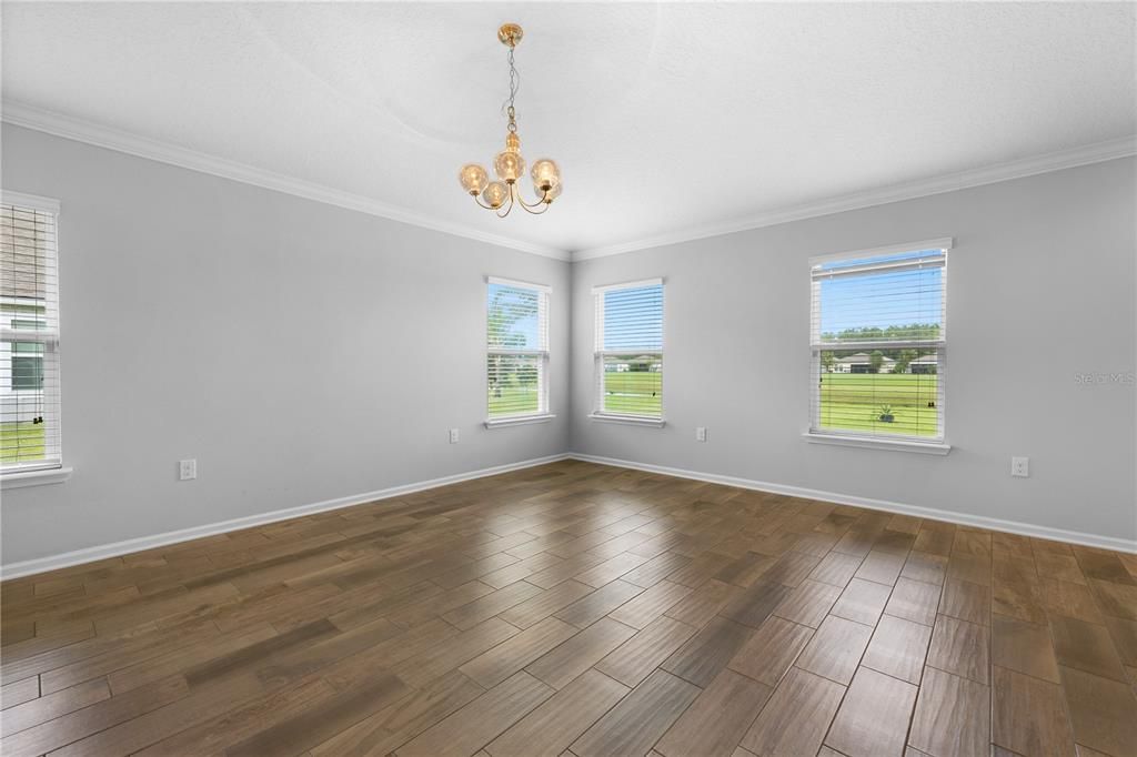 For Sale: $344,900 (4 beds, 2 baths, 1874 Square Feet)