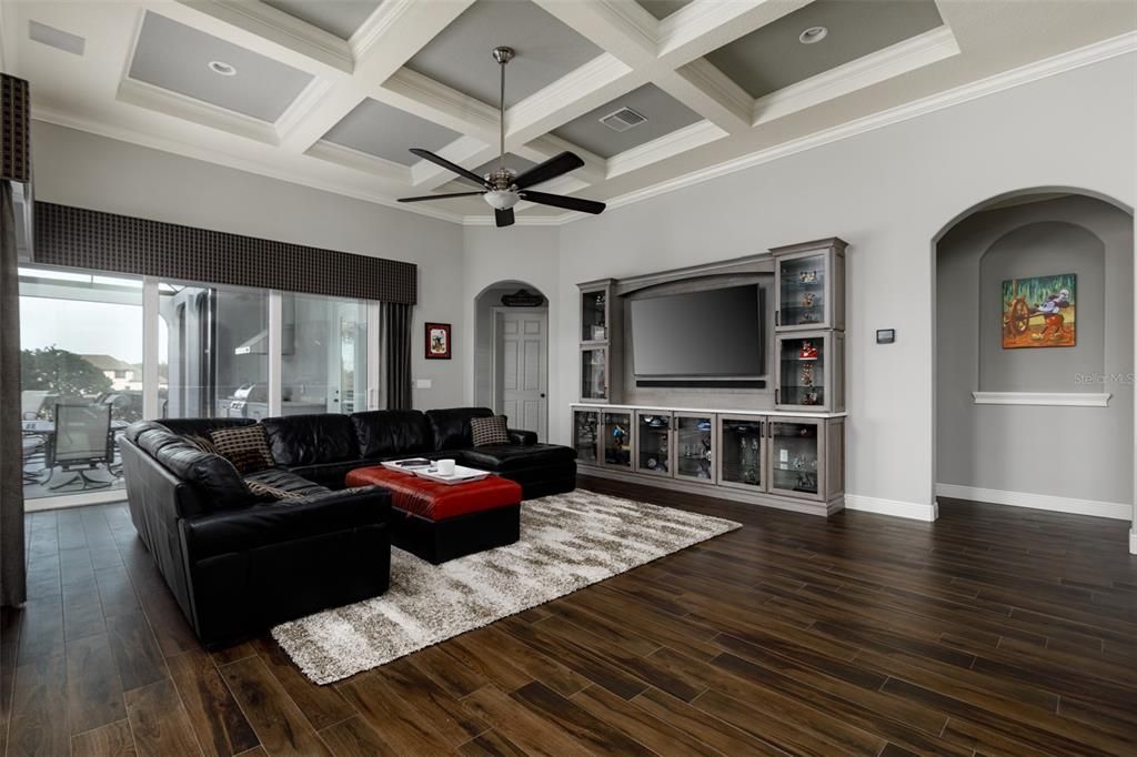 For Rent: $8,750 (4 beds, 5 baths, 4288 Square Feet)