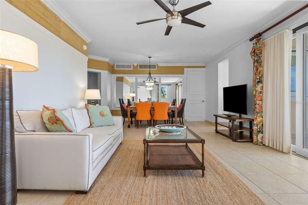 For Sale: $850,000 (3 beds, 3 baths, 1963 Square Feet)