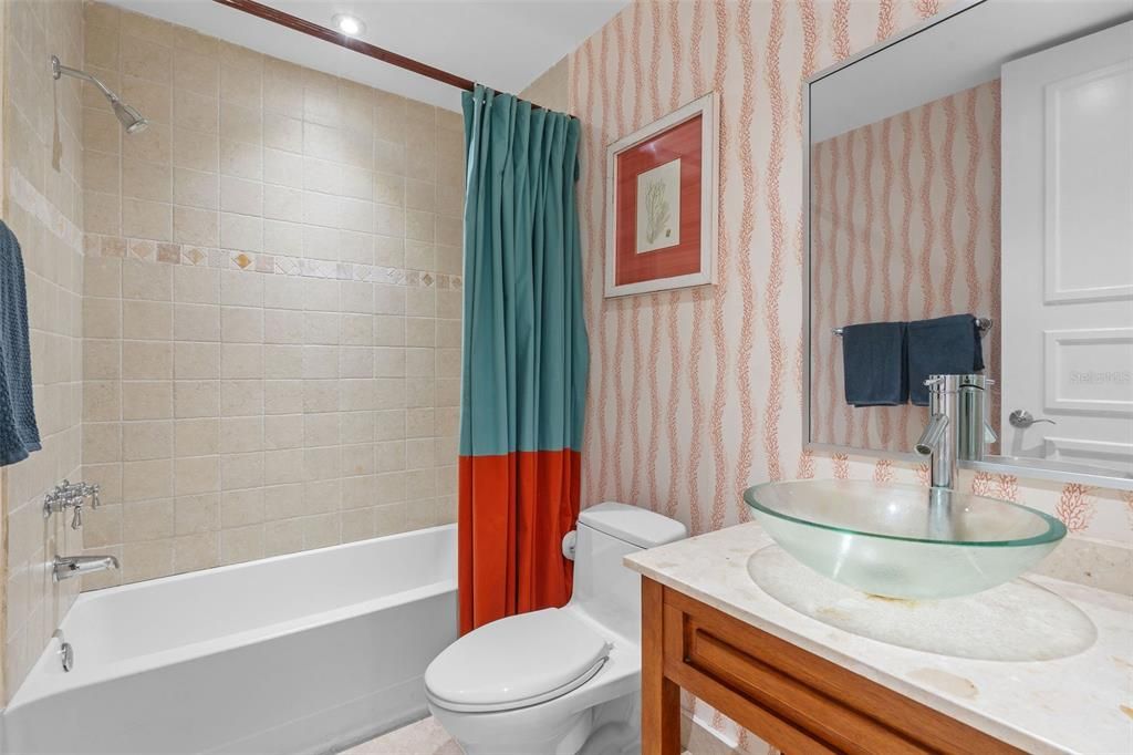 For Sale: $850,000 (3 beds, 3 baths, 1963 Square Feet)