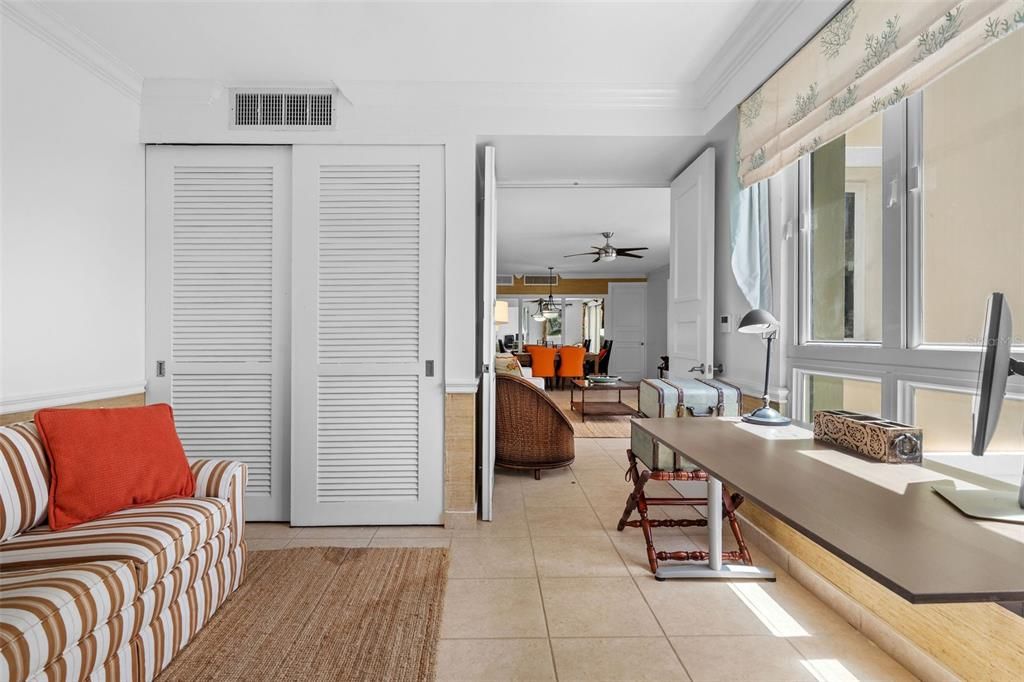 For Sale: $850,000 (3 beds, 3 baths, 1963 Square Feet)