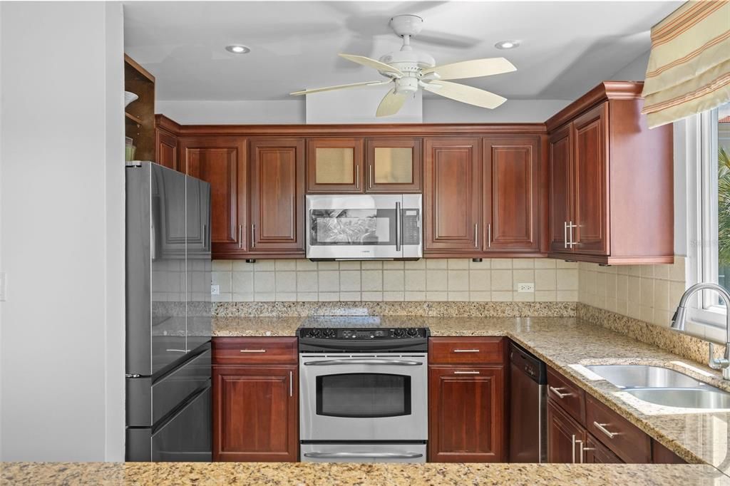 For Sale: $850,000 (3 beds, 3 baths, 1963 Square Feet)