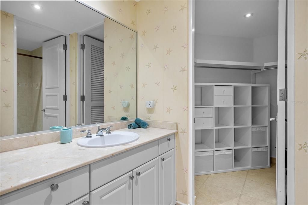 For Sale: $850,000 (3 beds, 3 baths, 1963 Square Feet)