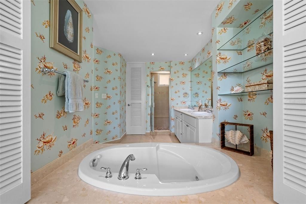 For Sale: $850,000 (3 beds, 3 baths, 1963 Square Feet)