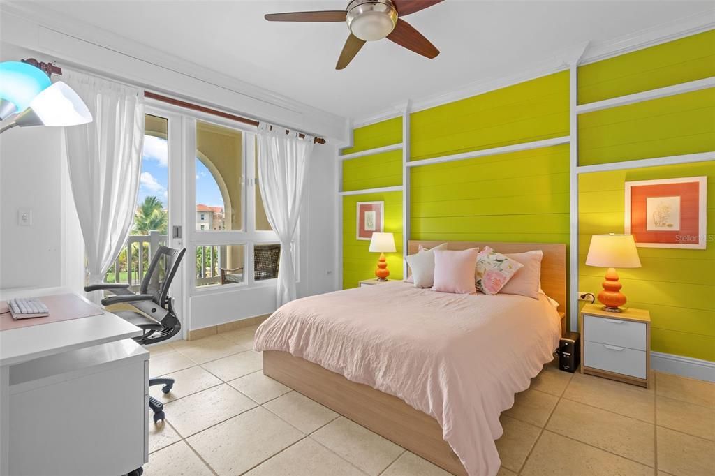 For Sale: $850,000 (3 beds, 3 baths, 1963 Square Feet)