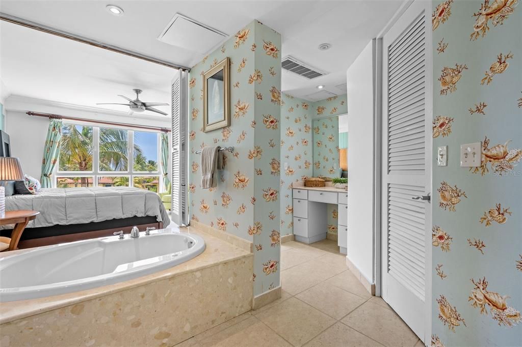 For Sale: $850,000 (3 beds, 3 baths, 1963 Square Feet)