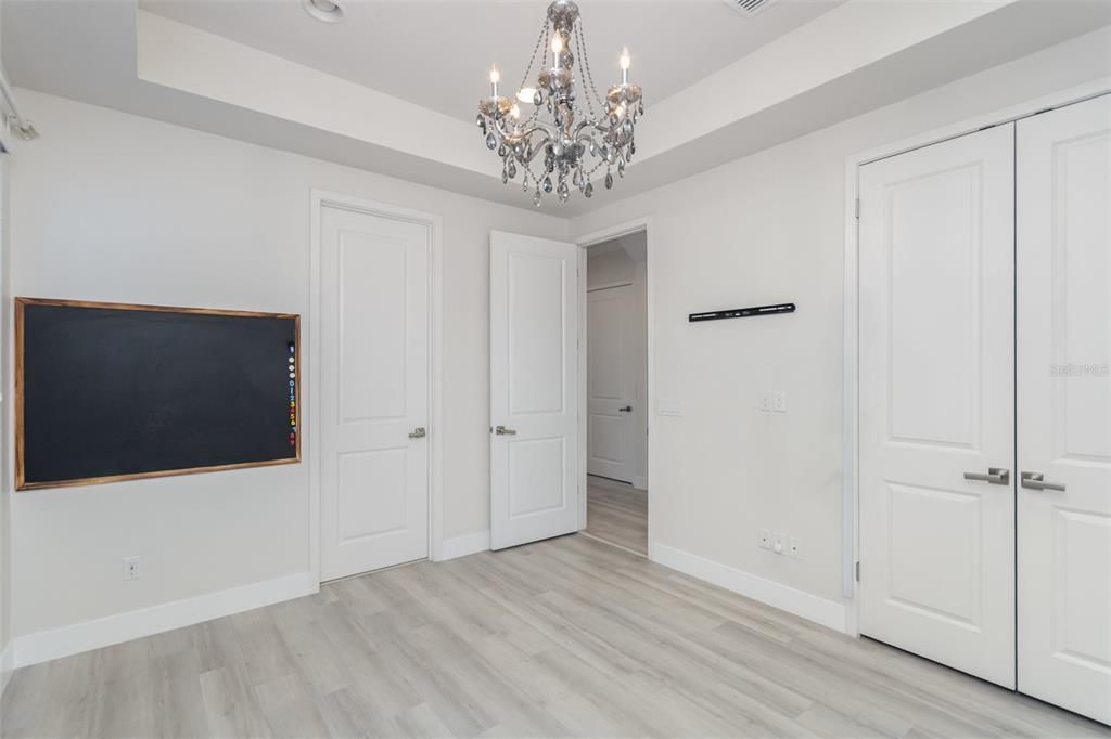 待售: $1,575,000 (6 贝兹, 6 浴室, 4252 平方英尺)