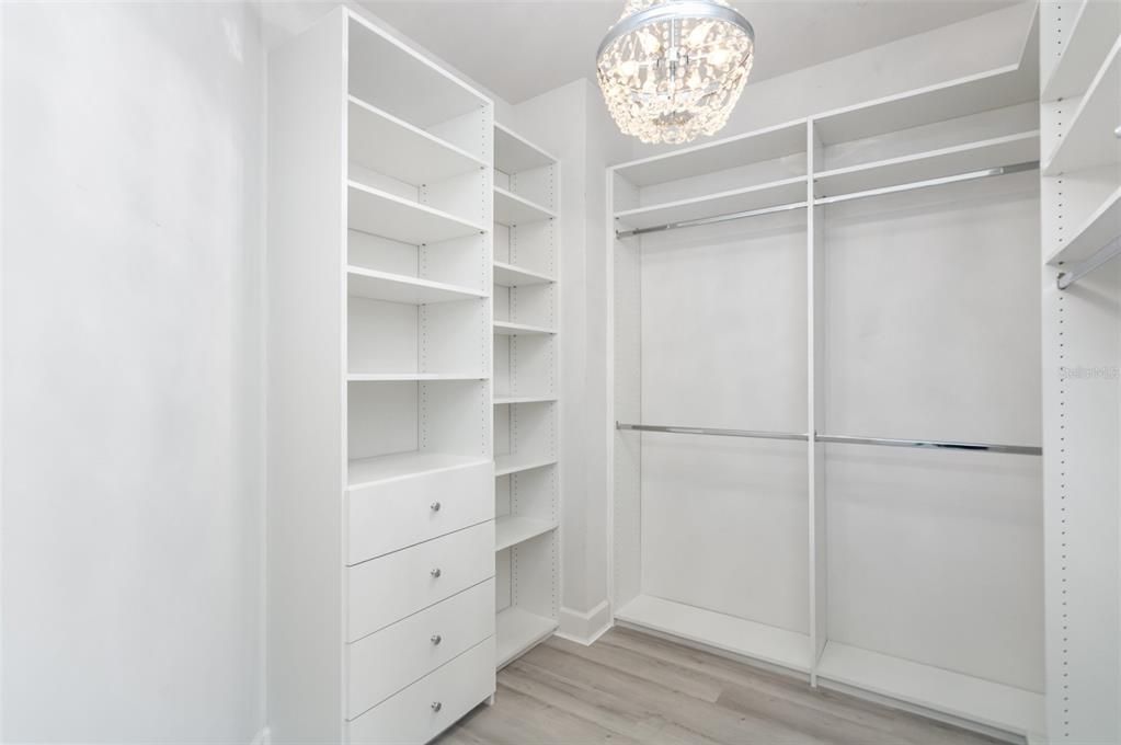 待售: $1,575,000 (6 贝兹, 6 浴室, 4252 平方英尺)