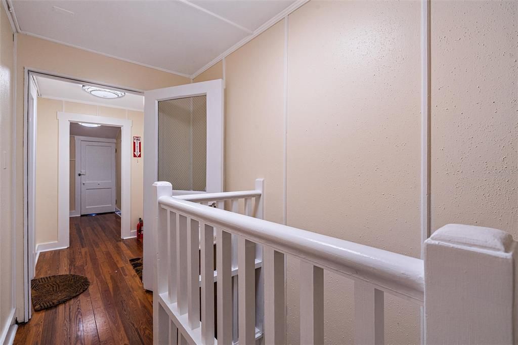 合同活跃: $1,165,000 (6 贝兹, 0 浴室, 2588 平方英尺)