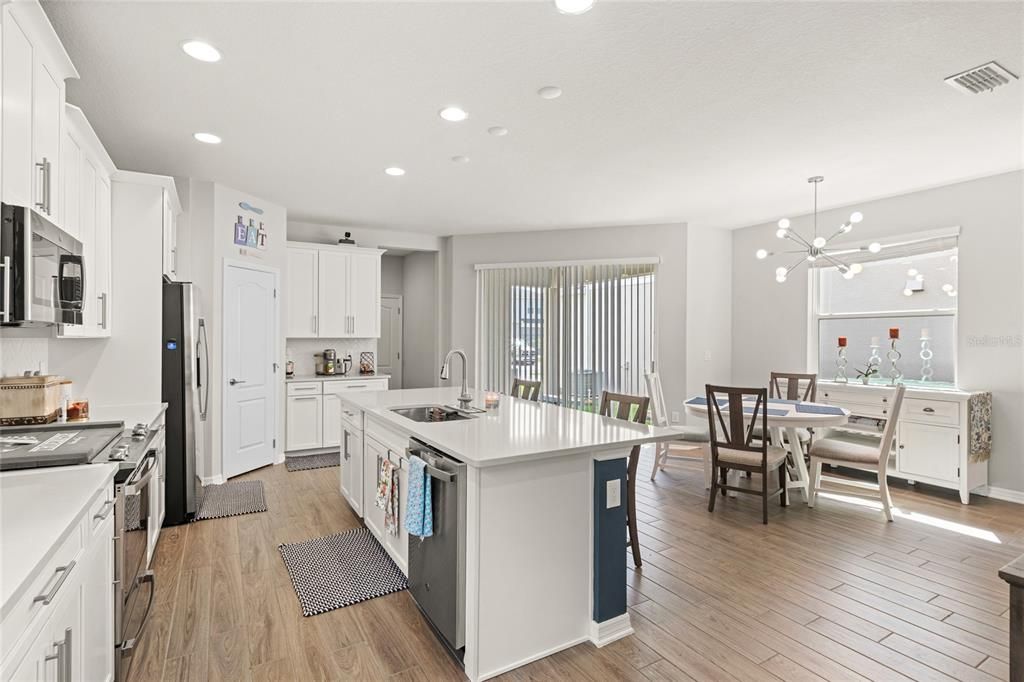 En Venta: $515,000 (4 camas, 3 baños, 2889 Pies cuadrados)