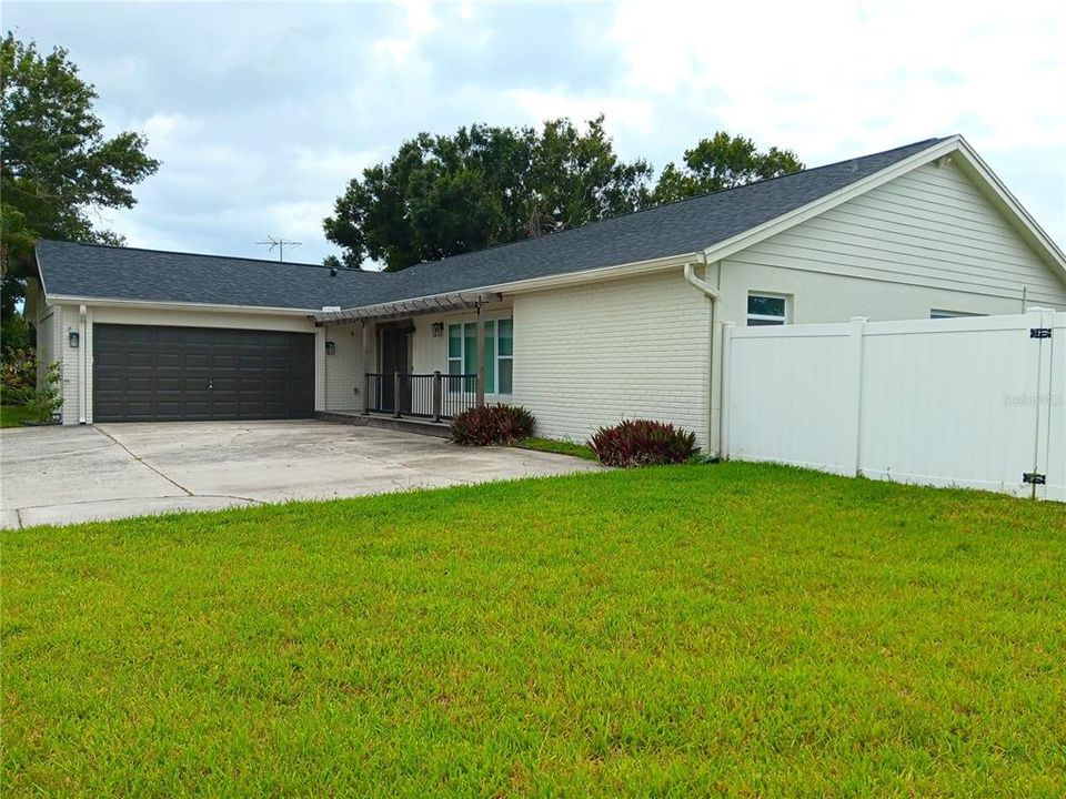 Недавно арендовано: $3,900 (4 спален, 3 ванн, 2325 Квадратных фут)