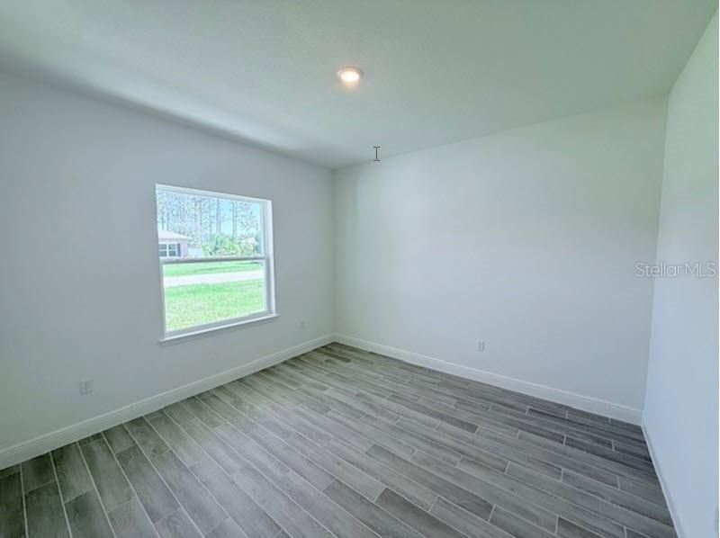 合同活跃: $439,990 (4 贝兹, 3 浴室, 2381 平方英尺)