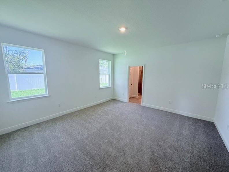 合同活跃: $439,990 (4 贝兹, 3 浴室, 2381 平方英尺)