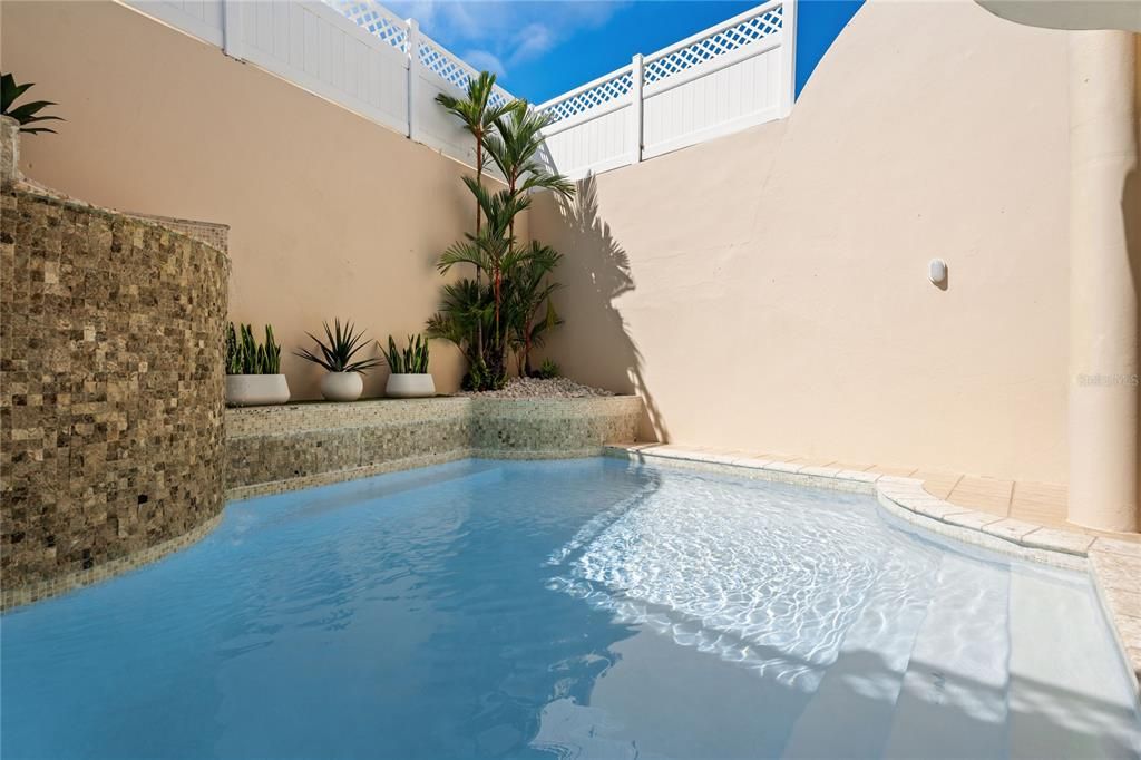 Active With Contract: $565,000 (3 beds, 2 baths, 2087 Square Feet)