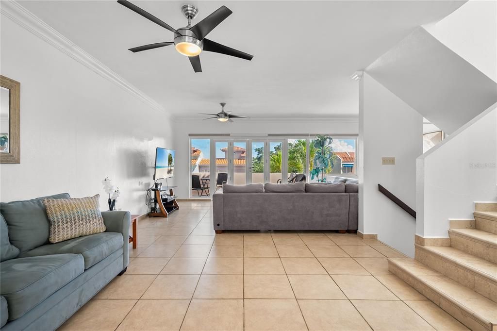 Active With Contract: $565,000 (3 beds, 2 baths, 2087 Square Feet)