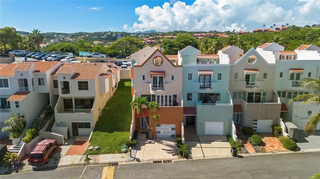 Active With Contract: $565,000 (3 beds, 2 baths, 2087 Square Feet)