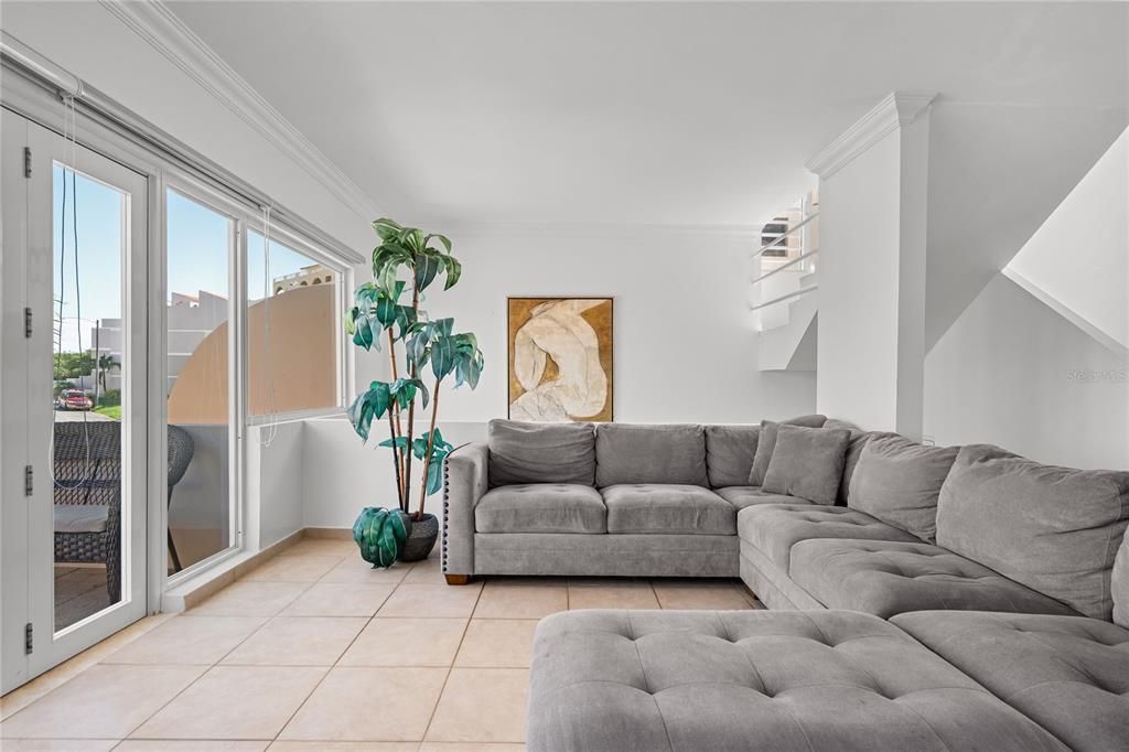 Active With Contract: $565,000 (3 beds, 2 baths, 2087 Square Feet)