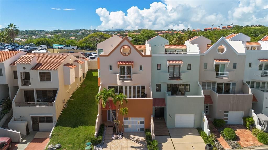 Active With Contract: $565,000 (3 beds, 2 baths, 2087 Square Feet)