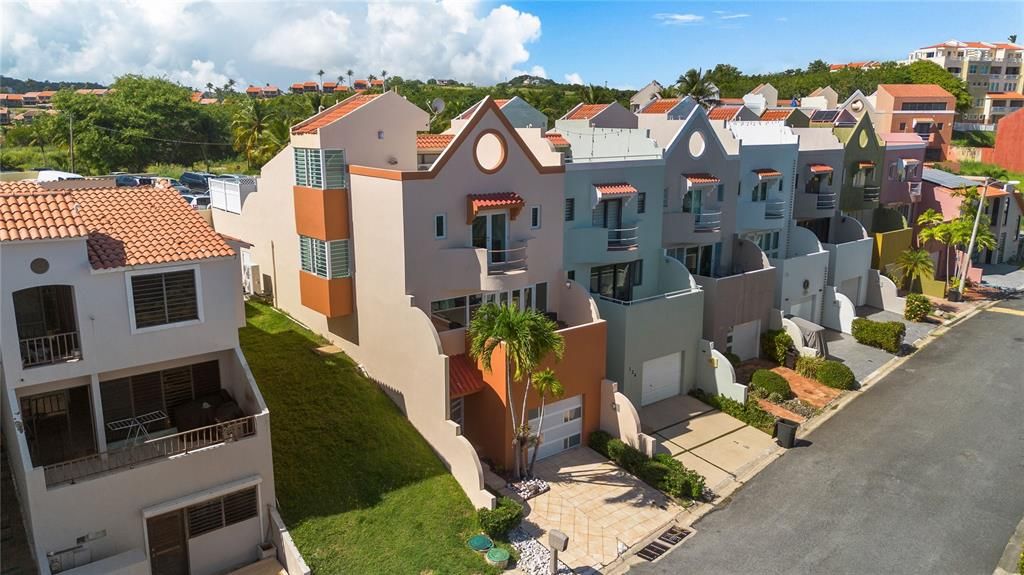 Active With Contract: $565,000 (3 beds, 2 baths, 2087 Square Feet)