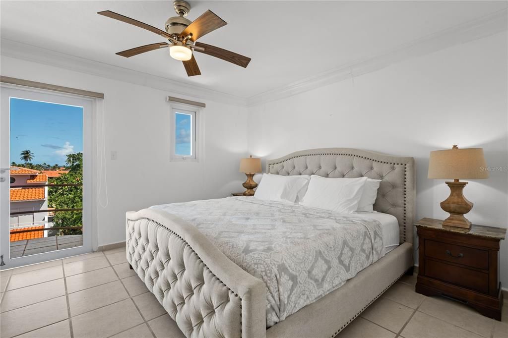 Active With Contract: $565,000 (3 beds, 2 baths, 2087 Square Feet)