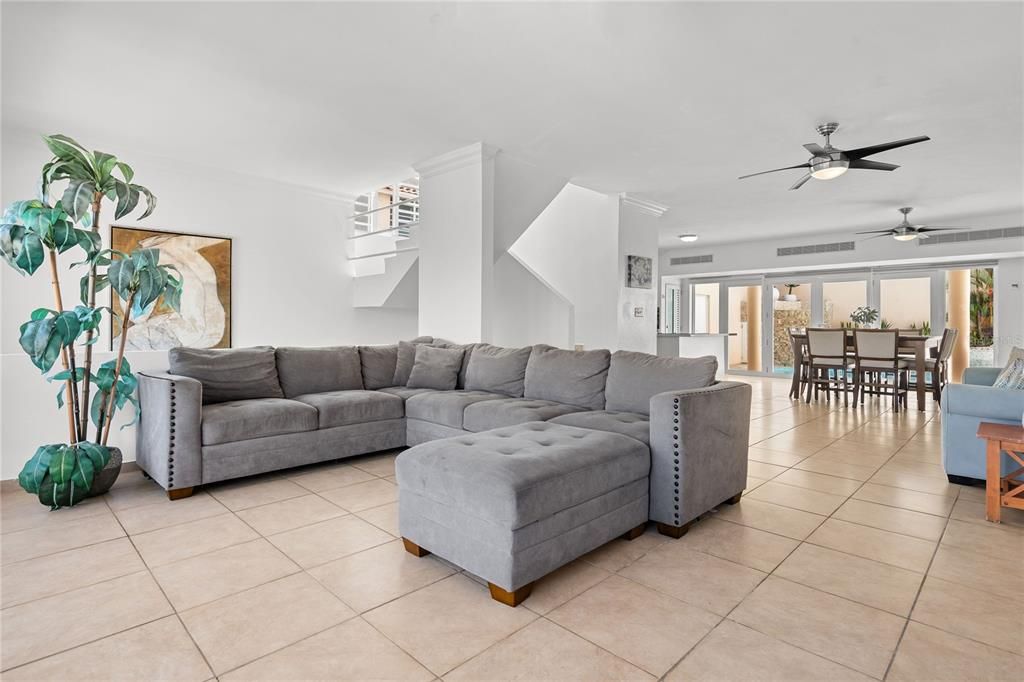 Active With Contract: $565,000 (3 beds, 2 baths, 2087 Square Feet)