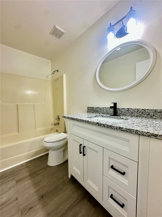 For Rent: $1,700 (2 beds, 2 baths, 930 Square Feet)