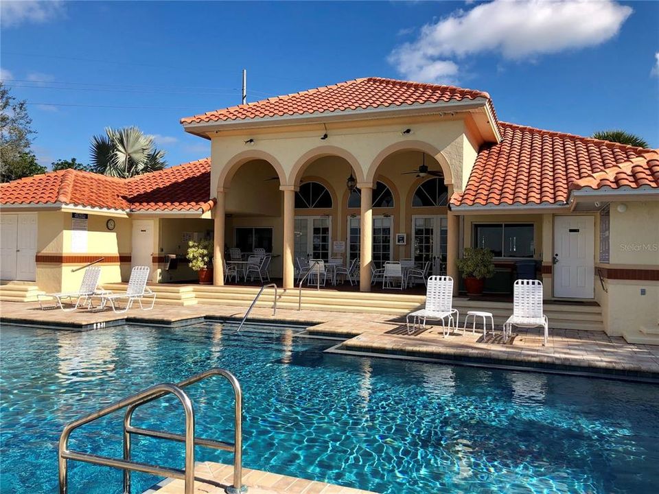 For Rent: $1,700 (2 beds, 2 baths, 930 Square Feet)