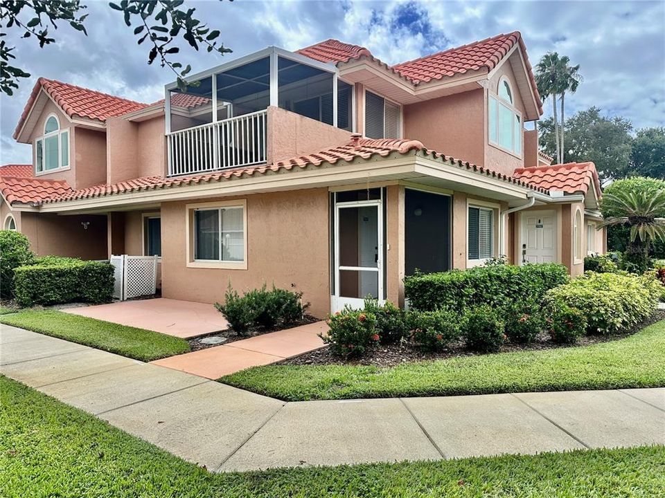 For Rent: $1,700 (2 beds, 2 baths, 930 Square Feet)