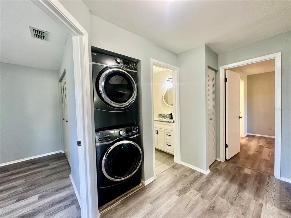 For Rent: $1,700 (2 beds, 2 baths, 930 Square Feet)