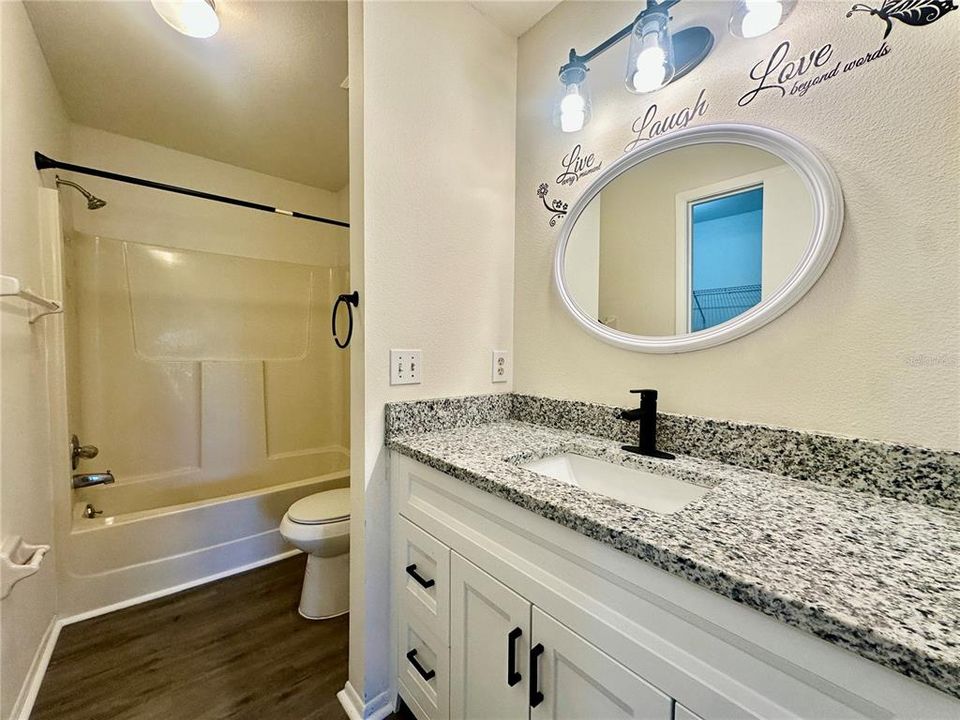 For Rent: $1,700 (2 beds, 2 baths, 930 Square Feet)