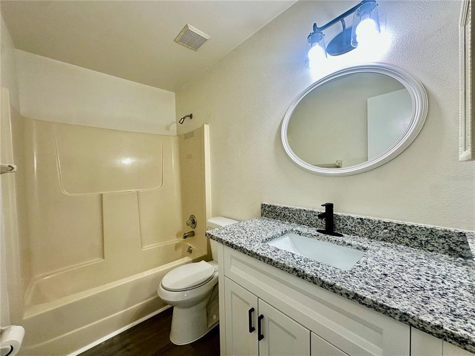 For Rent: $1,700 (2 beds, 2 baths, 930 Square Feet)