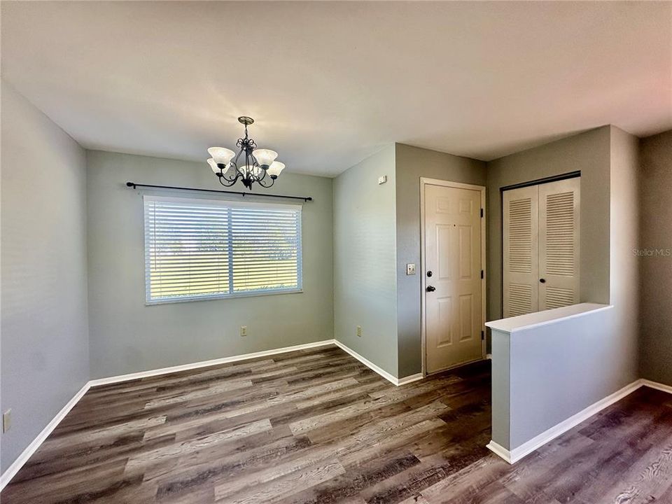 For Rent: $1,700 (2 beds, 2 baths, 930 Square Feet)