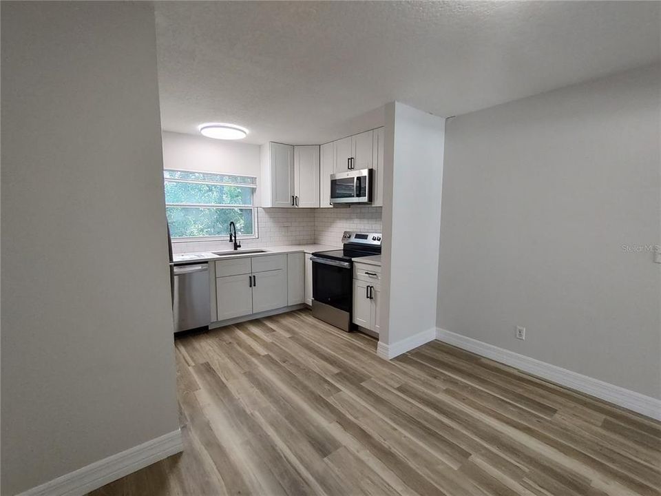 出租: $1,450 (2 贝兹, 2 浴室, 1036 平方英尺)