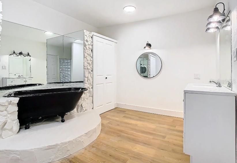 待售: $255,000 (3 贝兹, 2 浴室, 1427 平方英尺)