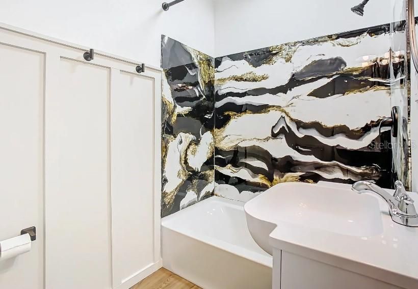 待售: $255,000 (3 贝兹, 2 浴室, 1427 平方英尺)