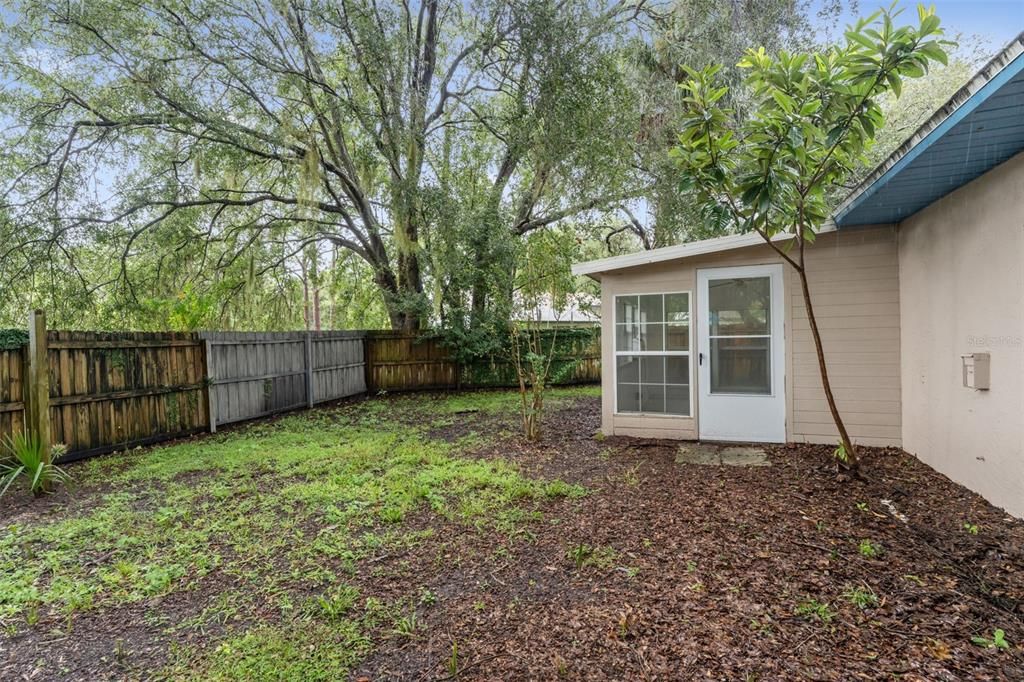 Active With Contract: $240,000 (2 beds, 2 baths, 1116 Square Feet)