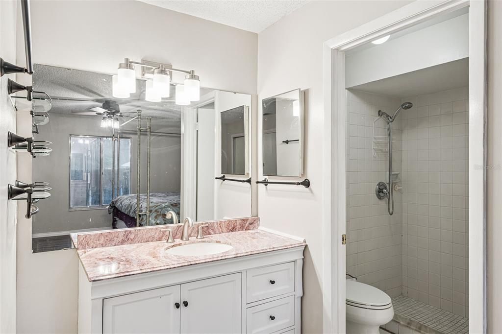 Active With Contract: $240,000 (2 beds, 2 baths, 1116 Square Feet)