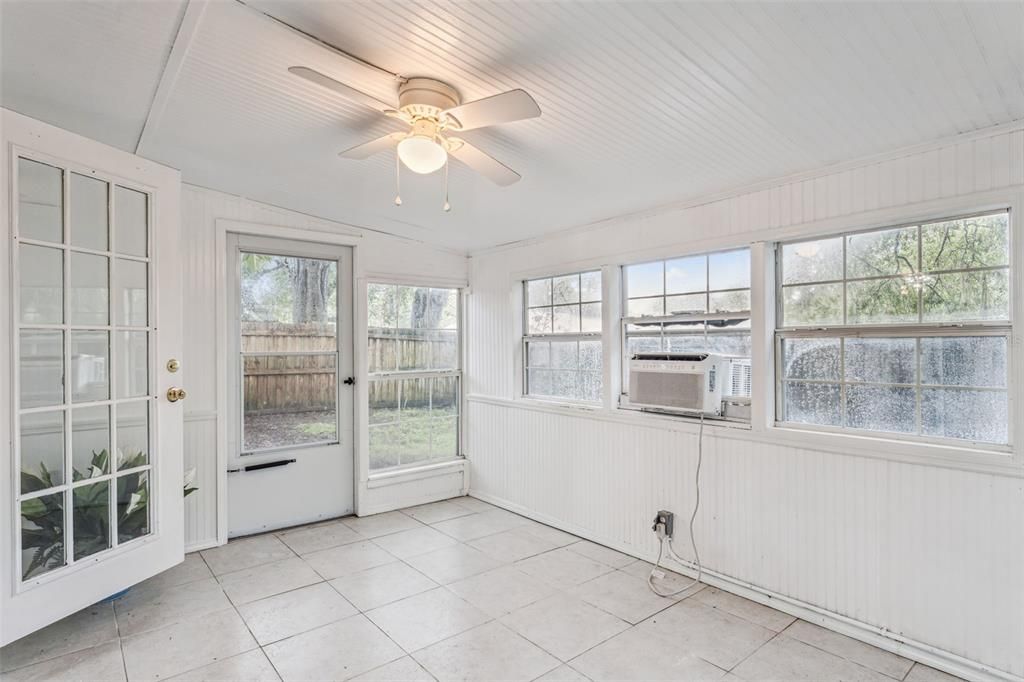 Active With Contract: $240,000 (2 beds, 2 baths, 1116 Square Feet)