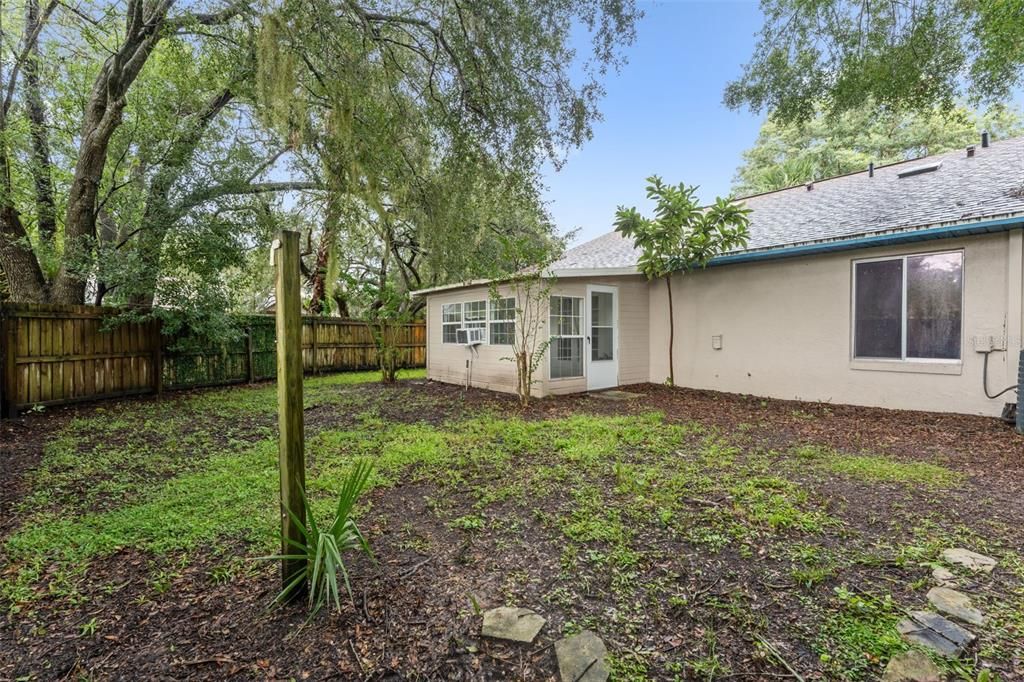 Active With Contract: $240,000 (2 beds, 2 baths, 1116 Square Feet)