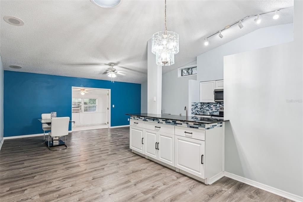 Active With Contract: $240,000 (2 beds, 2 baths, 1116 Square Feet)