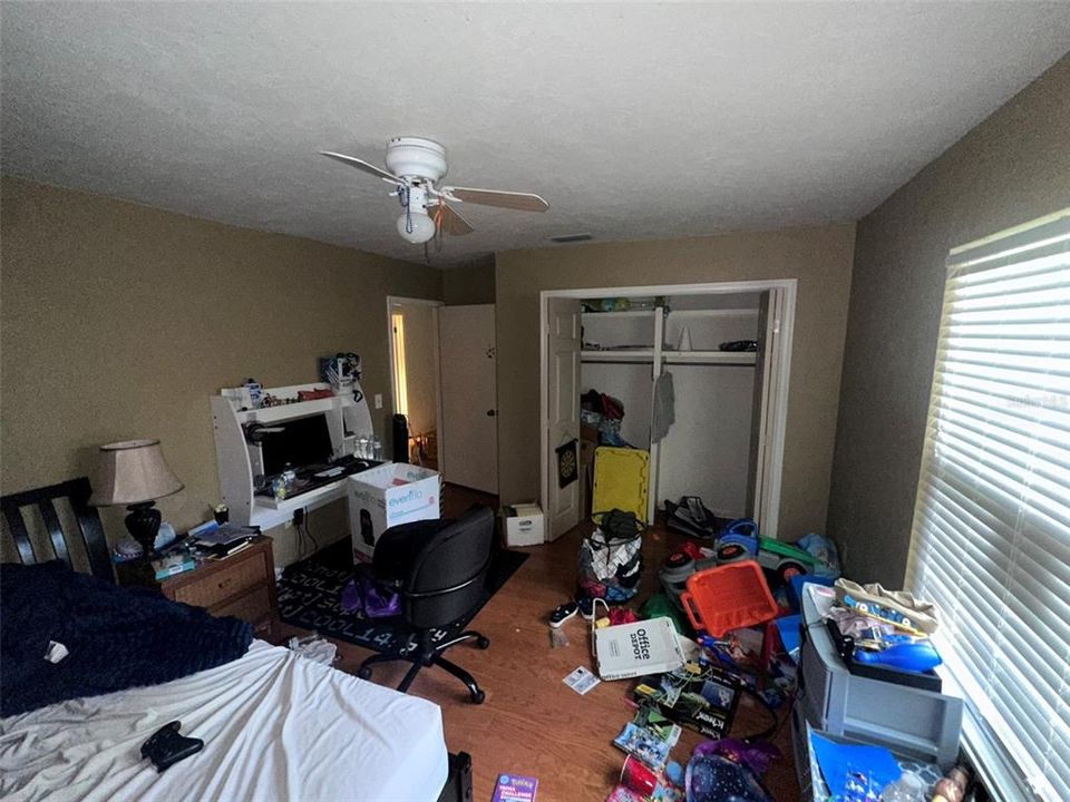 待售: $399,995 (6 贝兹, 3 浴室, 3005 平方英尺)