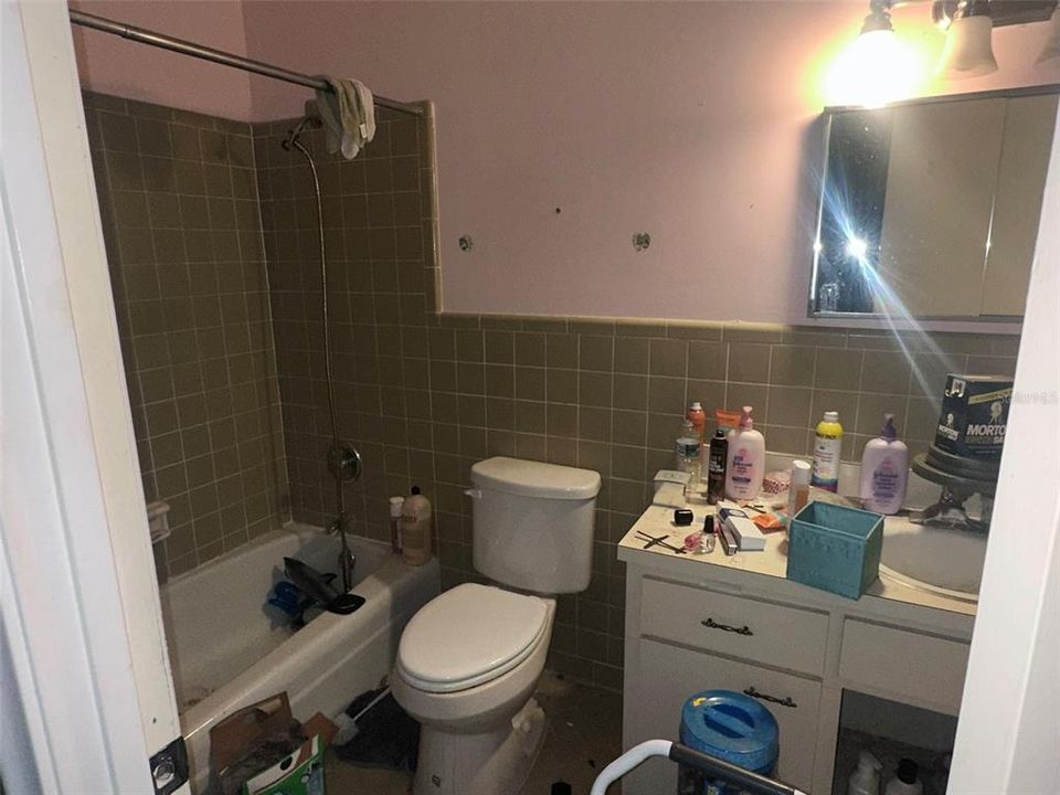 待售: $399,995 (6 贝兹, 3 浴室, 3005 平方英尺)