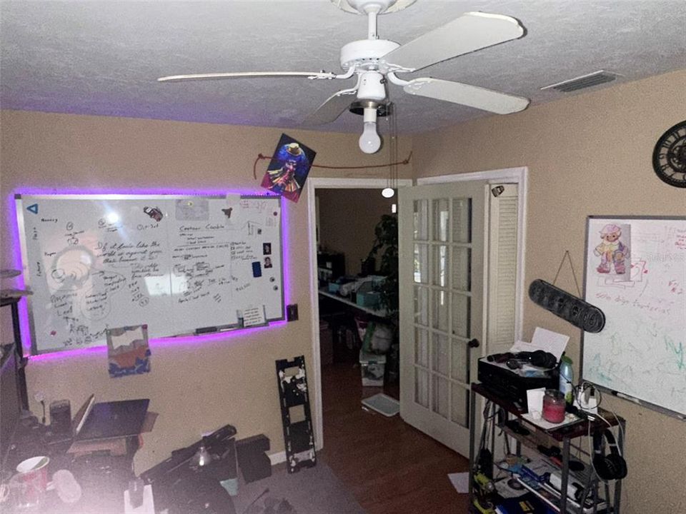 待售: $399,995 (6 贝兹, 3 浴室, 3005 平方英尺)