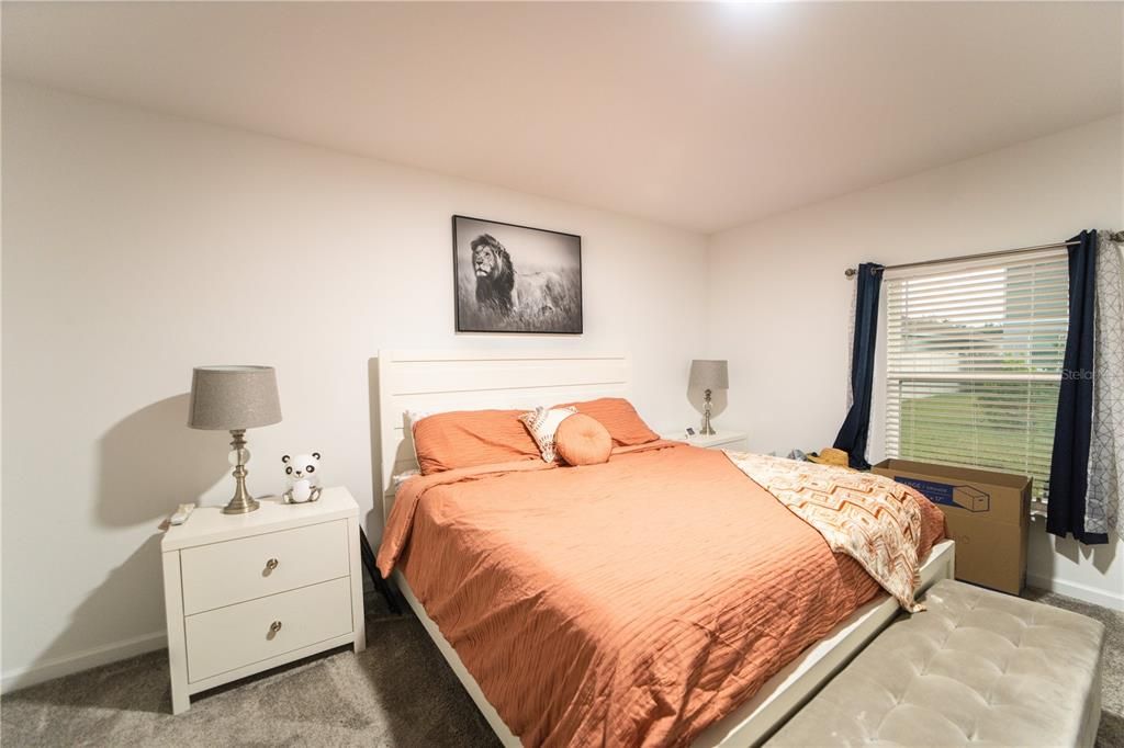 Activo con contrato: $3,500 (5 camas, 3 baños, 2388 Pies cuadrados)