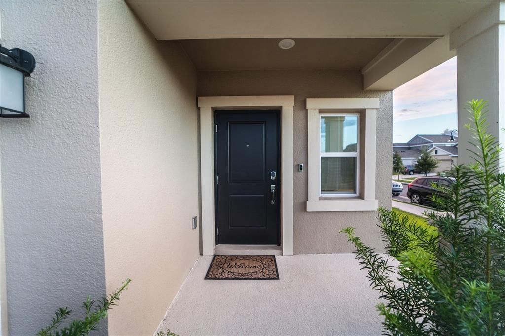 Activo con contrato: $3,500 (5 camas, 3 baños, 2388 Pies cuadrados)