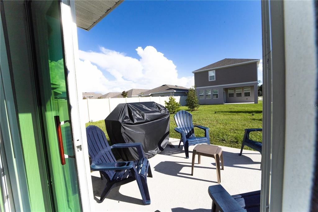 Activo con contrato: $3,500 (5 camas, 3 baños, 2388 Pies cuadrados)