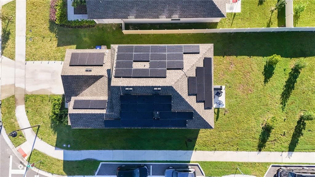 Activo con contrato: $3,500 (5 camas, 3 baños, 2388 Pies cuadrados)